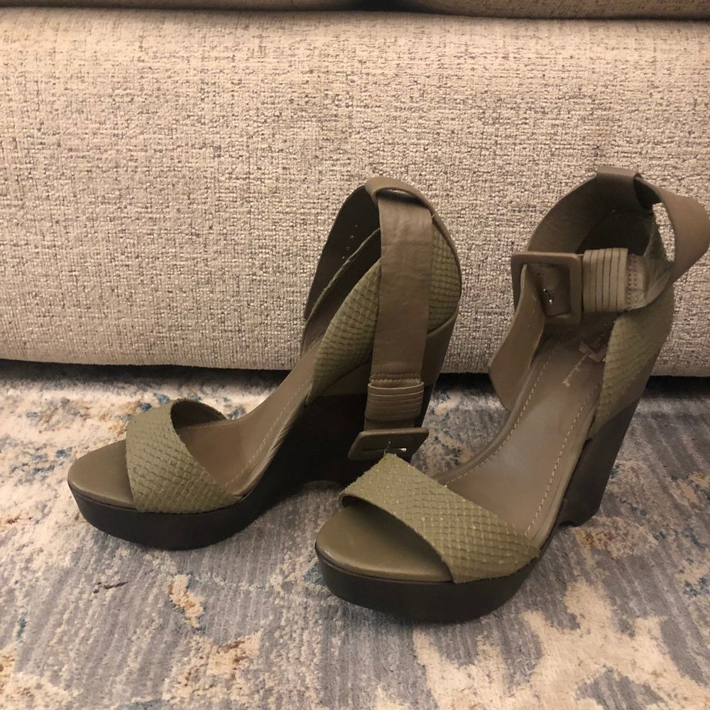 7 For All Mankind Green Heels
